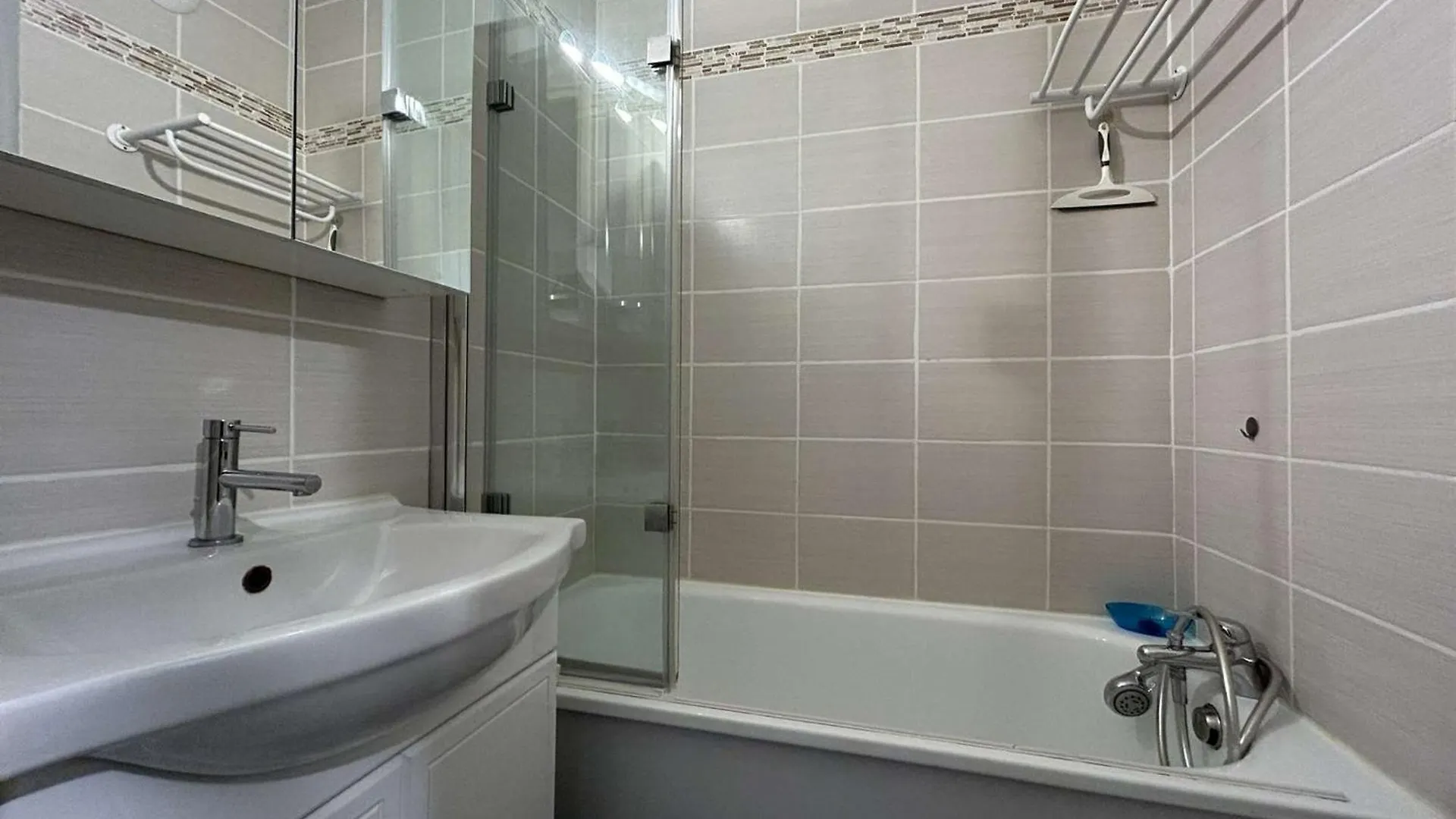 Apartment Appartement Lumineux, Proche Des Pistes Et Commerces, 4 Personnes - Superdevoluy - Fr-1-525-286 Le Devoluy